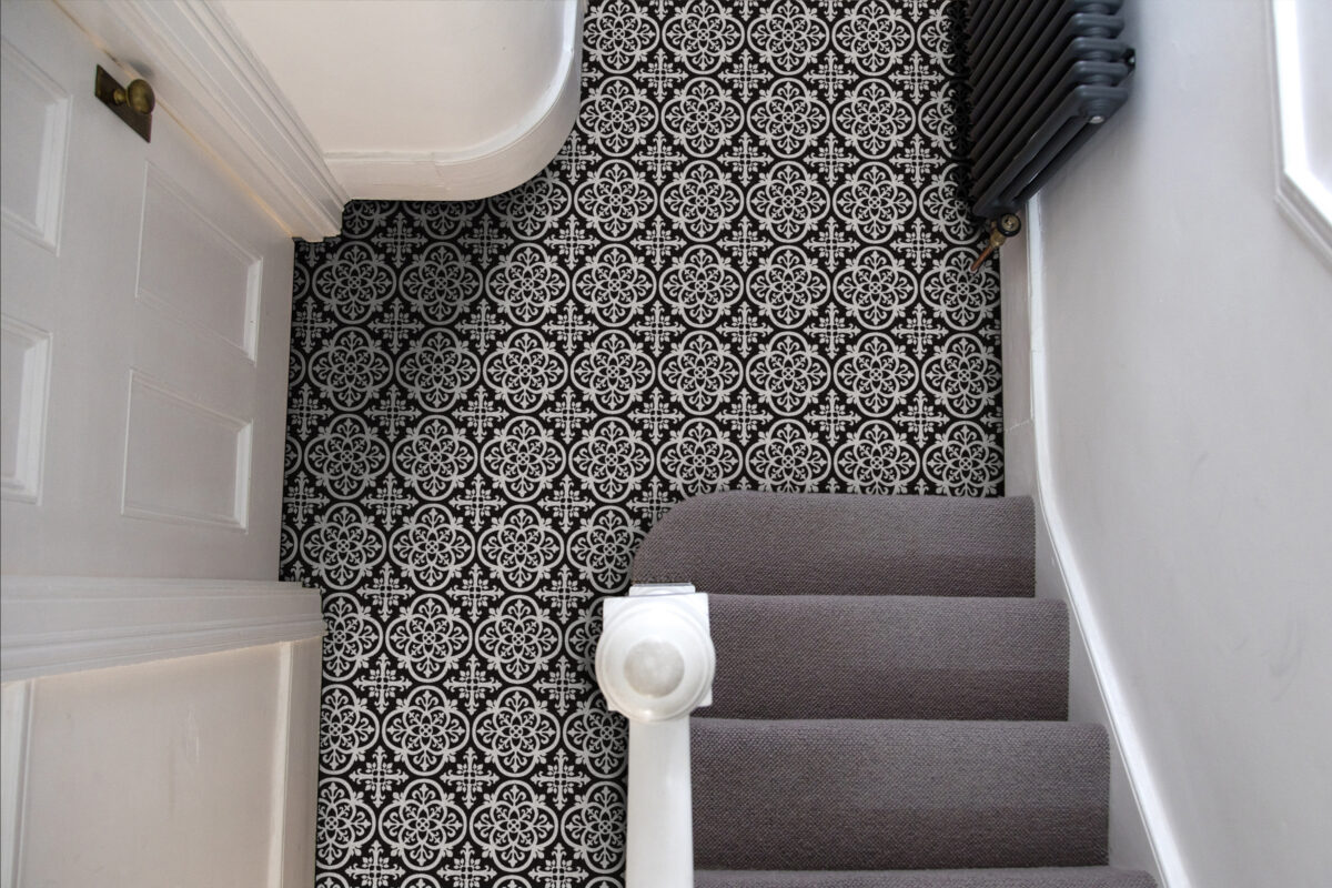 House entrance hall with period feature victorian tiles