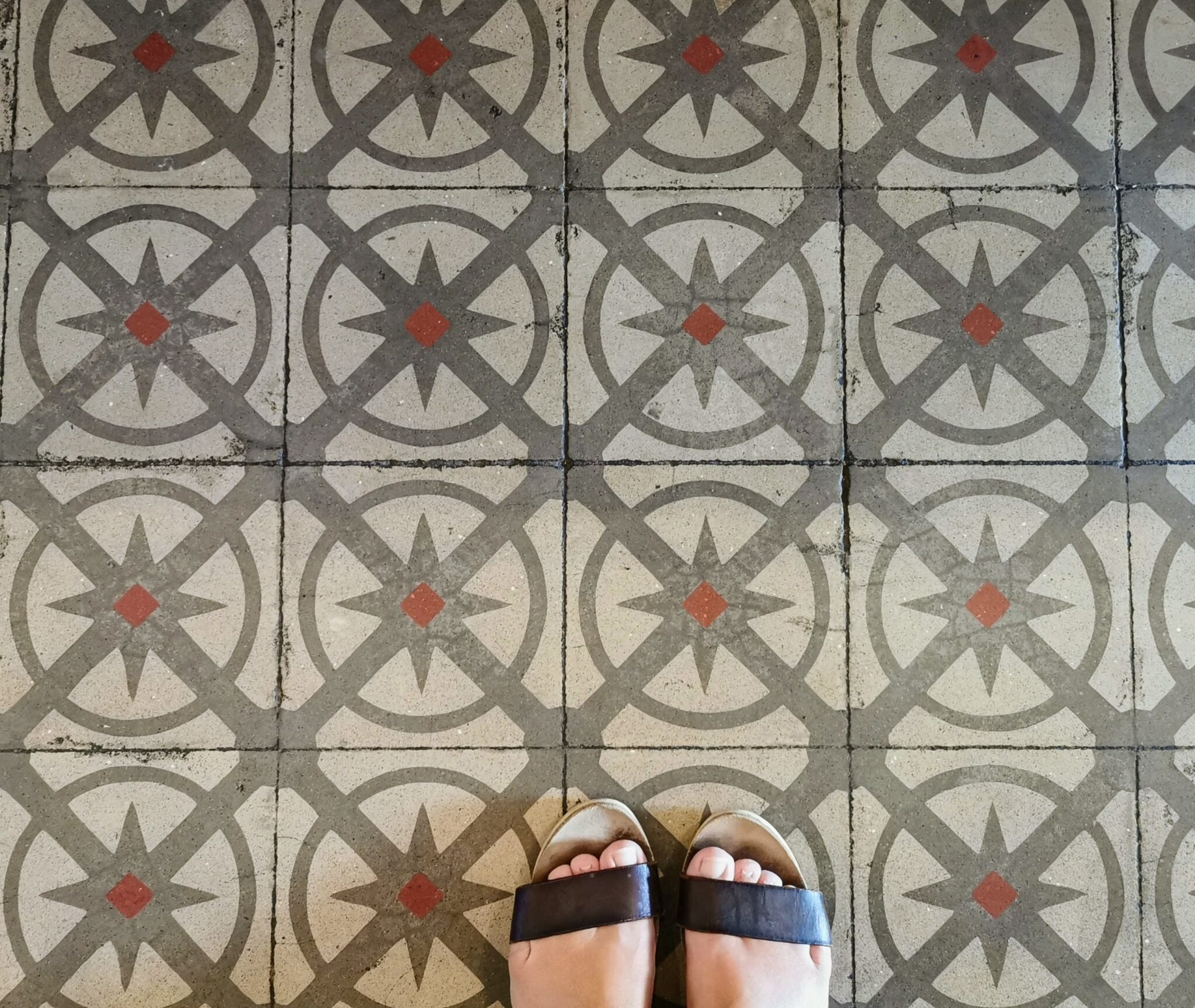 Finding inspiration for vinyl floor tiles in traditional Spanish